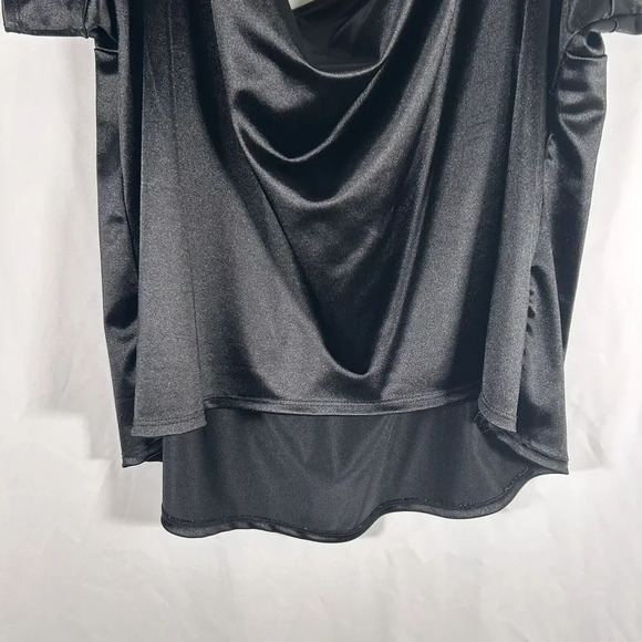 Torrid Blouse Women's 4 4X Black Short Sleeve Round Neck Chest Slit Pullover - Picture 7 of 7